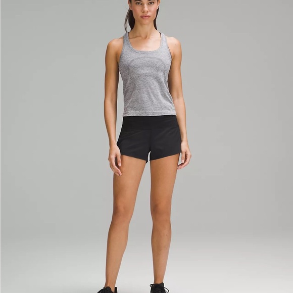 Lululemon Speed Up Low-Rise Lined Short 2.5" in black - Picture 2 of 8